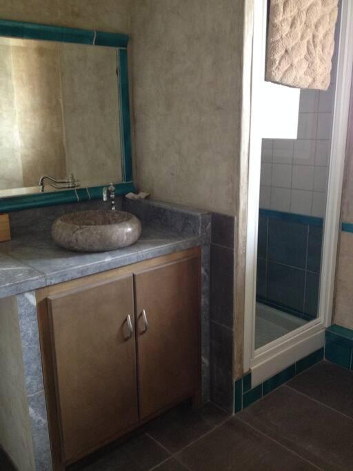 Portman Cosy Apartment Тулон Екстериор снимка