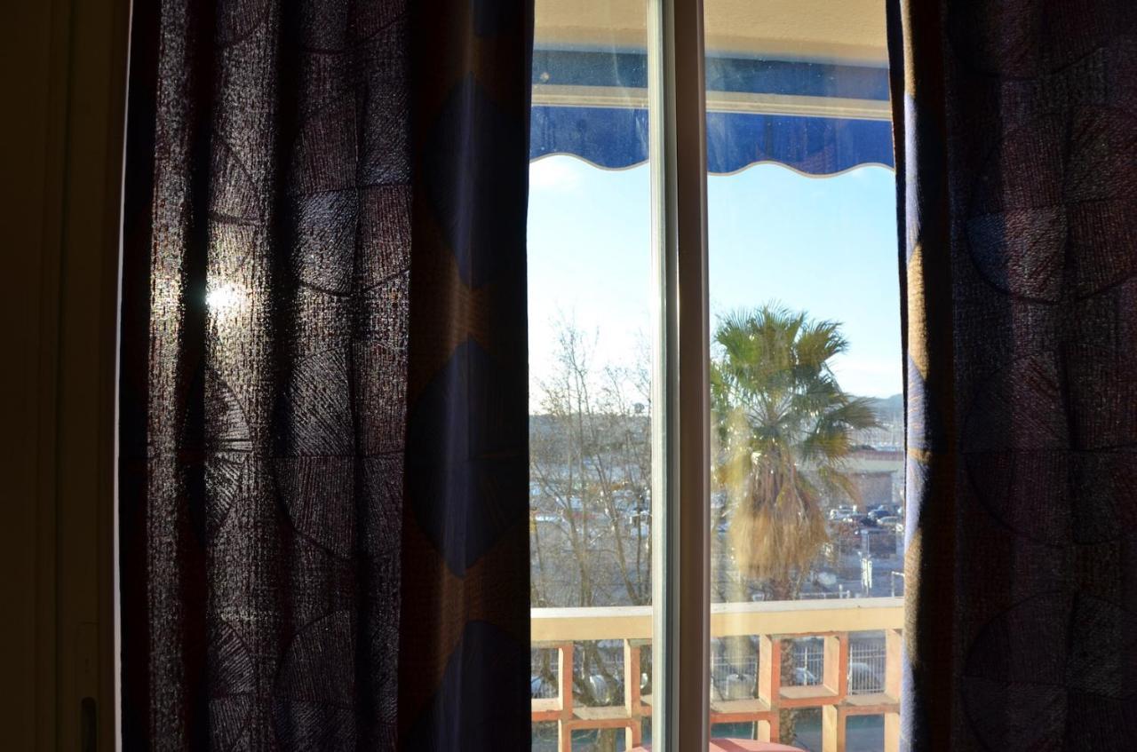 Portman Cosy Apartment Тулон Екстериор снимка